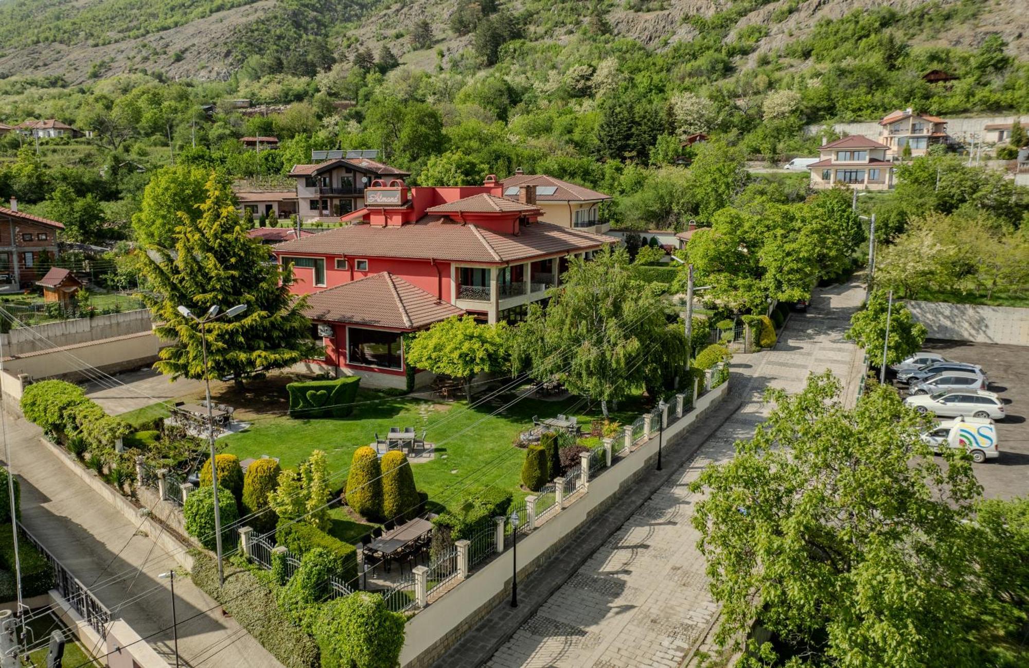 Hotel-Restaurant Almond Karlovo Eksteriør bilde